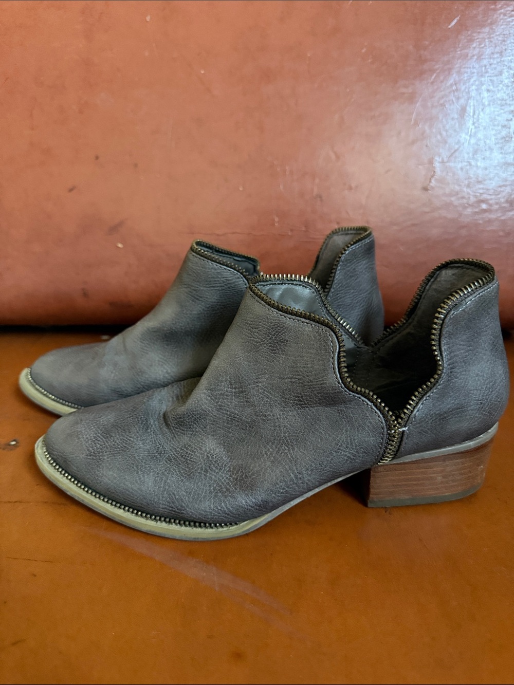 Forever 21 Brown Leather-Look Mule Clogs - Picture 3 of 6